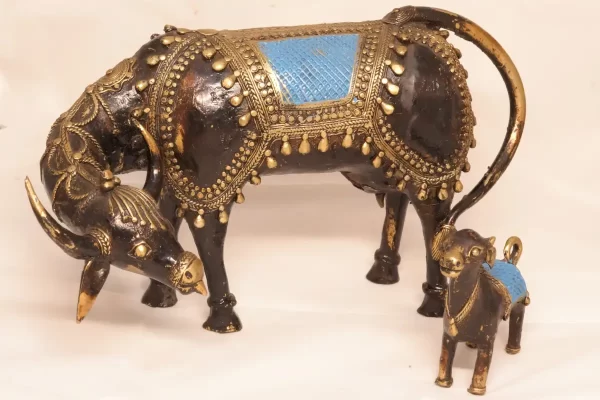 ladlika-Dhokra-Cow-and-Calf